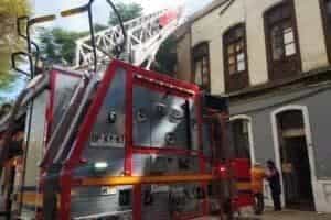 El CBS evitó que fuego afectará a un cité en barrio Yungay, en 3ª Alarma de Incendio