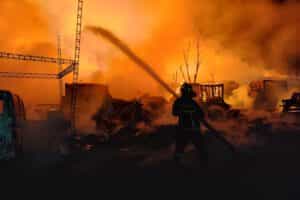 El CBS respondió ante incendio que afectó tres propiedades en Renca