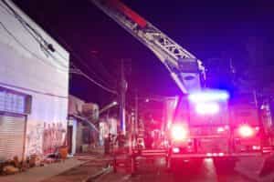 CBS respondió ante incendio que afectó dos propiedades en Independencia