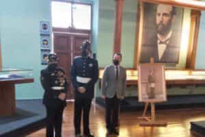 2ª Compañía “Esmeralda” donó histórica foto de Guardiamarina Riquelme a Museo Marítimo Nacional
