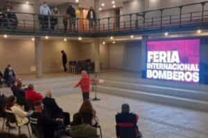 Director Honorario del CBS, Mario Banderas, dictó Seminario de Ética Bomberil en FIBOM
