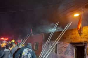 El CBS controló y extinguió incendio en la comuna de Estación Central