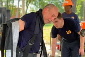 Peñero del CBS se capacita en Houston junto a 17 Bomberos
