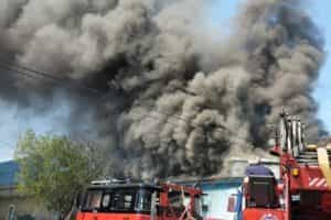 El CBS controló y extinguió incendio que afectó 4 viviendas en calle Maule