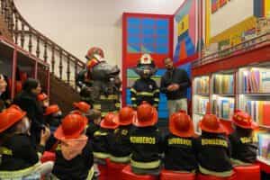 Museo de Bomberos de Santiago reinauguró su Cuartel de Lectura