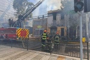 El CBS controló incendio en casa de Av. Vicuña MacKenna con Santa Elvira