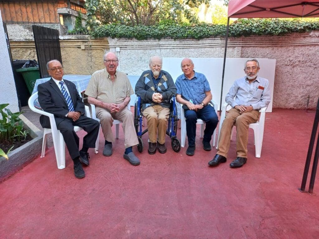 Comitiva de la Peña de los 50 visitó a su segundo Vicepresidente Jorge Desmadryl