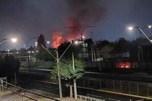 El CBS controló incendio que afectó viviendas en la comuna de Renca