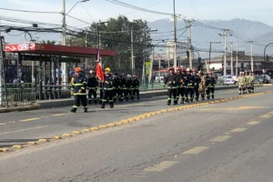 Brigadas Juveniles del CBS desfilaron junto a sus pares del Cuerpo de Bomberos de Conchalí-Huechuraba