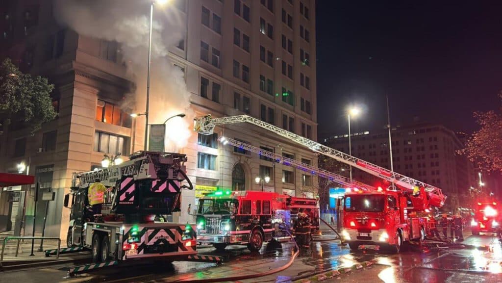 El CBS controló y extinguió incendio en oficinas del Ministerio de ...
