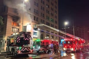 El CBS controló y extinguió incendio en oficinas del Ministerio de Bienes Nacionales