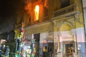 El CBS controló incendio que afectó inmueble en San Ignacio con Alameda