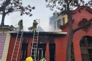 El CBS controló incendio que afectó propiedad en comuna de Santiago