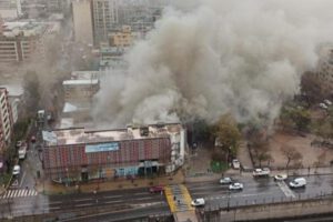 El CBS controló incendio que afectó a cité de calle Allende con Claudio Gay