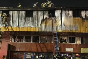El CBS respondió ante Tercera Alarma de Incendio en oficinas de empresa de buses