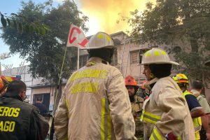 Oficiales Generales del CBS participan en Curso de Control de Incendios Estructurales