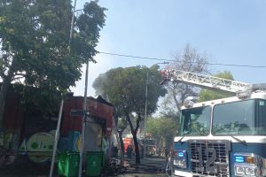 Incendio de propiedad deja 50 damnificados en comuna de Santiago