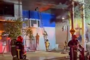 El CBS controló incendio que alcanzó 3ª Alarma en Ñuble y Arturo Prat