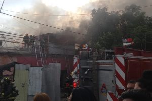 Dos propiedades resultaron destruidas por incendio en Estación Central