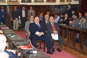 Saludo y entrega de distintivos a Miembros Honorarios de la Institución