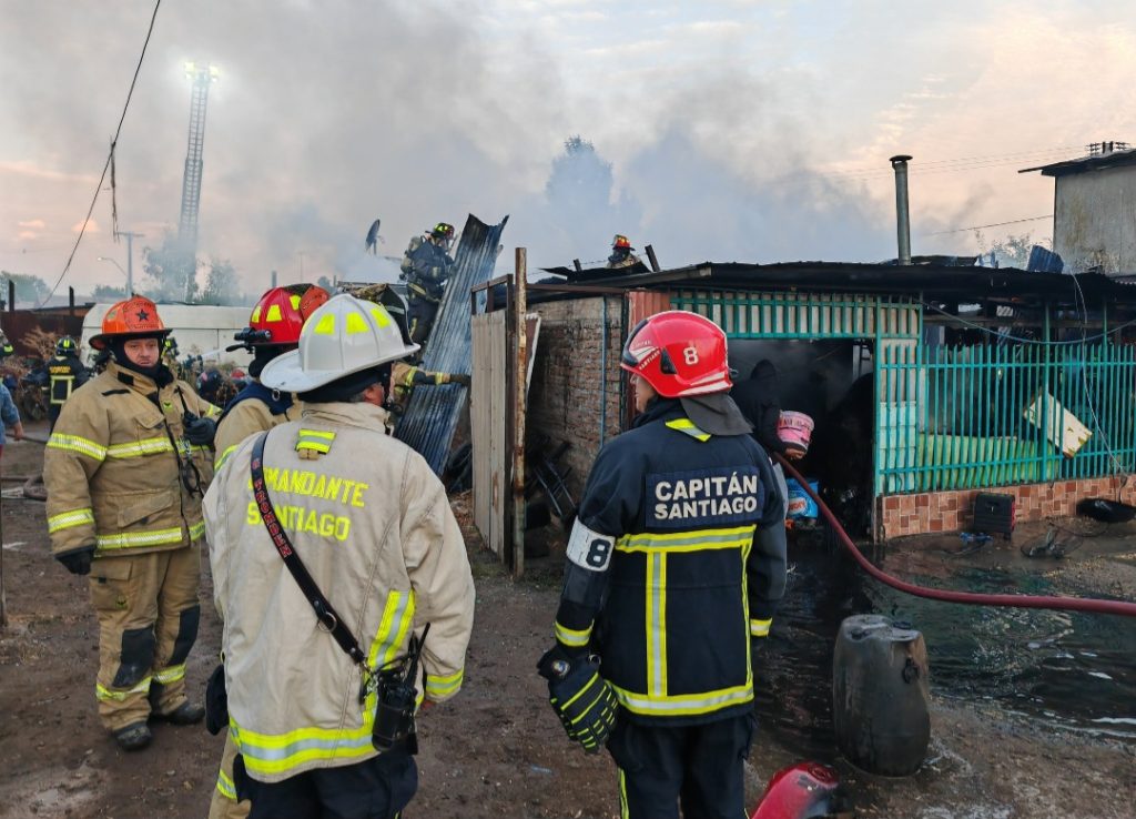 El CBS atendió Tercera Alarma de Incendio en la comuna de Renca