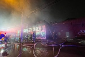 Incendio afect&oacute; propiedad sin moradores en la comuna de Santiago