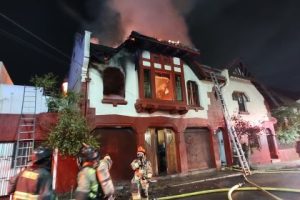 El CBS respondi&oacute; ante incendio en propiedad de comuna de Providencia