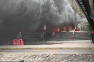 Emergencia por fuego en estructura de bodega de Estaci&oacute;n Escuela Militar