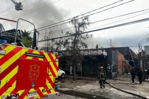 Incendio en industria lleg&oacute; hasta 3&ordf; Alarma en la comuna de Recoleta