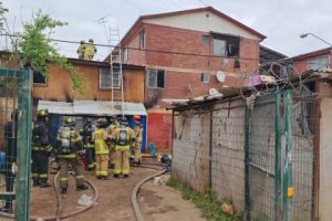 Acci&oacute;n del CBS evit&oacute; propagaci&oacute;n de incendio en casa de Renca