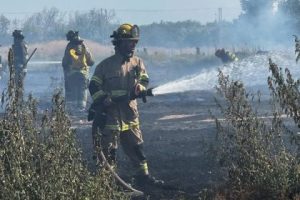 Con 180 voluntarios, el CBS control&oacute; 3&ordf; Alarma de Incendio Forestal cerca de empresa bebidas