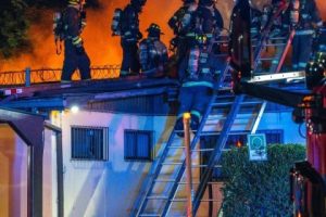 M&aacute;s de 500 bomberos del CBS y de otros Cuerpos combatieron el fuego en Estaci&oacute;n Central