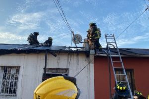 El CBS control&oacute; incendio que afect&oacute; a una casa en Estaci&oacute;n Central