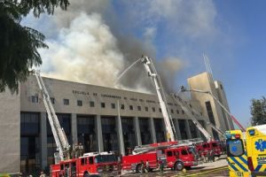 Voluntarios del CBS combatieron incendio que afect&oacute; a la Escuela de Carabineros