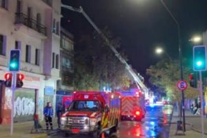 El CBS control&oacute; incendio que afect&oacute; a restaurante en Bandera y San Pablo