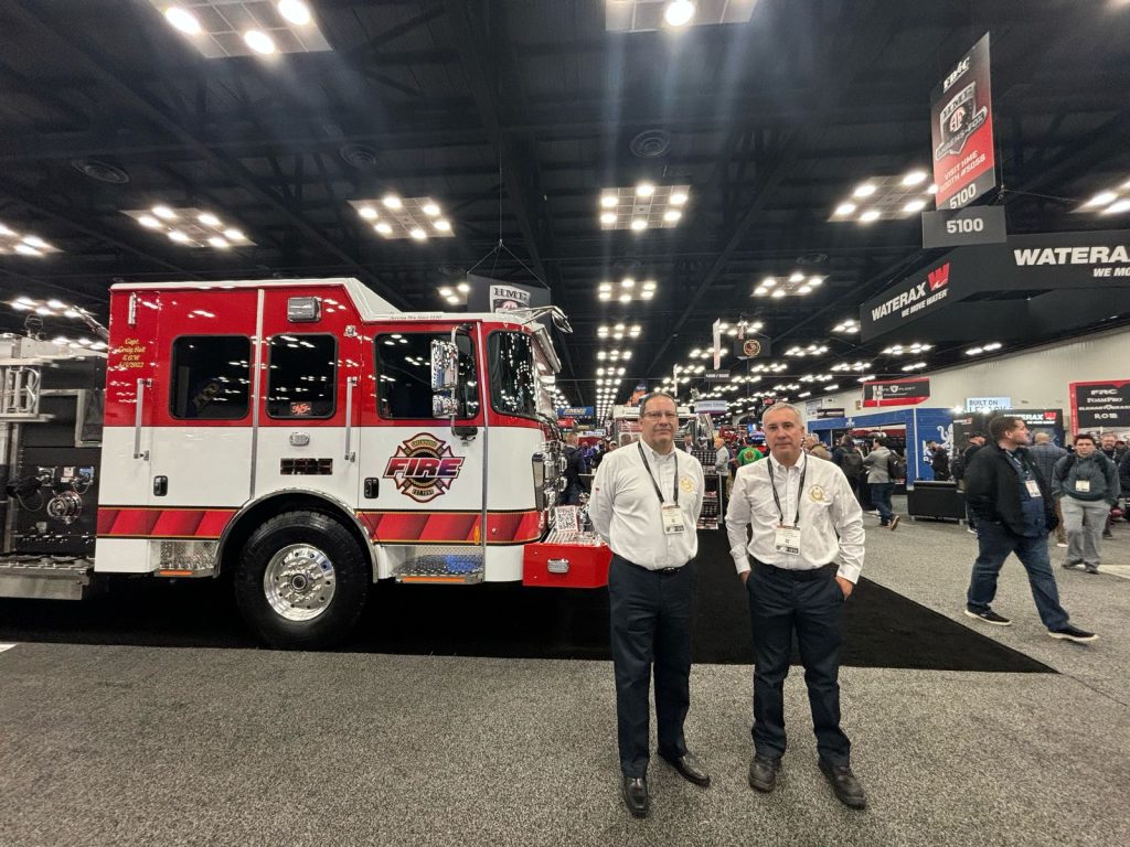 Superintendente y Comandante del CBS asistieron a la Feria Internacional de Bomberos, en Indianápolis