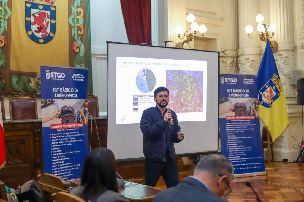 El CBS participó y ofreció apoyo a vecinos en COGRID de la Municipalidad de Santiago