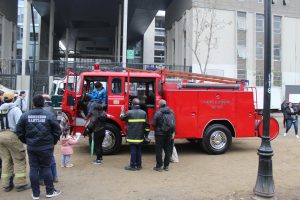 El CBS desafió tarde lluviosa para celebrar el Día de la Familia con vecinos de Santiago