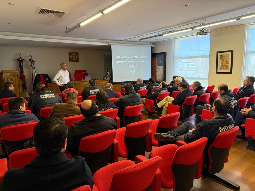 Superintendente y Comandante del CBS impartieron materias en Curso Superior Nivel III