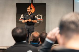 Inspector de la EBS expuso sobre Incendios de Vehículos Eléctricos en Subterráneos