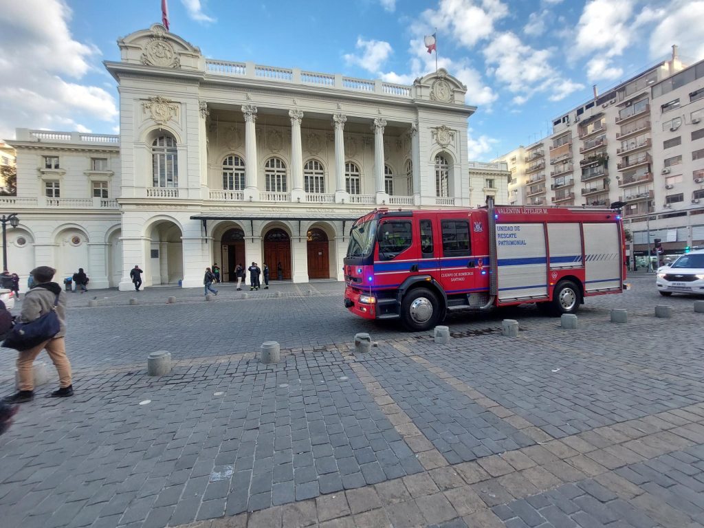 El CBS realizó levantamiento de seguridad patrimonial en el Teatro Municipal de Santiago