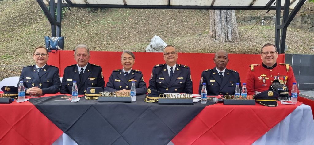 Bomberos de Santiago y de Cali firman importante Acuerdo de Colaboración