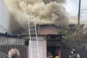 Incendio destruyó vivienda en calles Dávila Larraín y Ñuble