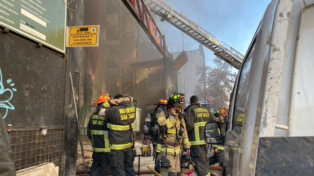 El CBS controló incendio declarado en tercer subterráneo de edificio en construcción