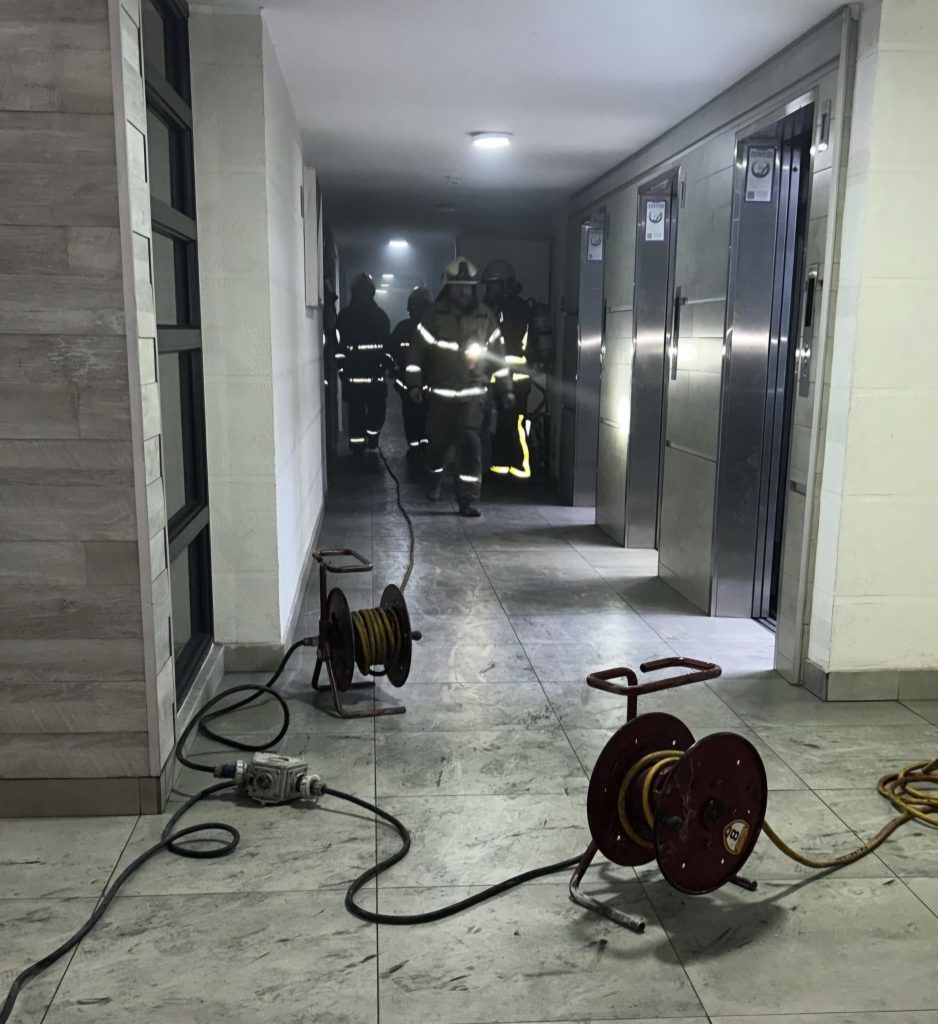 El CBS respondió ante incendio de subterráneo en edificio de Recoleta