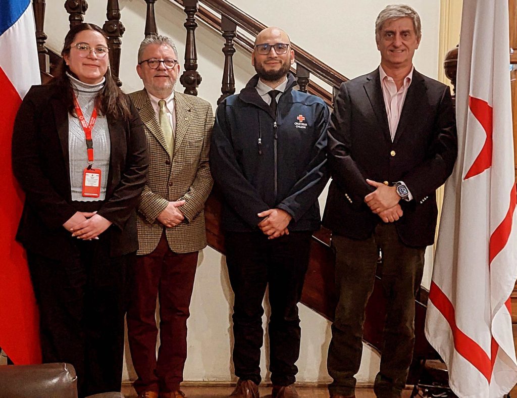 Superintendente (S), Álvaro Lara Alba recibió a directivos de la Cruz Roja Chilena