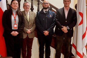 Superintendente (S), Álvaro Lara Alba recibió a directivos de la Cruz Roja Chilena