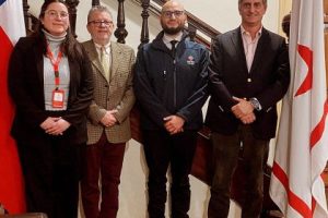 Superintendente (S), &Aacute;lvaro Lara Alba recibi&oacute; a directivos de la Cruz Roja Chilena