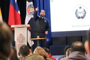 Inspector de la EBS Diego García participó en seminario de Electromovilidad del Cuerpo de Bomberos de Valparaíso