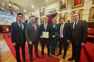 Voluntario Honorario Pablo Cortés de Solminihac recibió Condecoración OBA